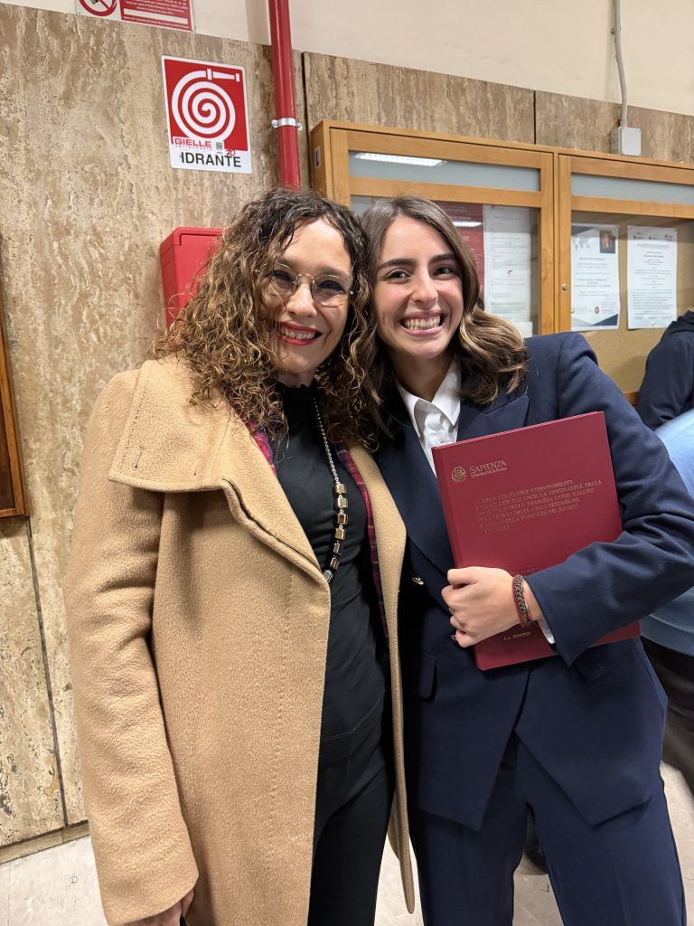 Tiziana De Marino (CdA FMV) e Chantal Ziliani il giorno della discussione della tesi