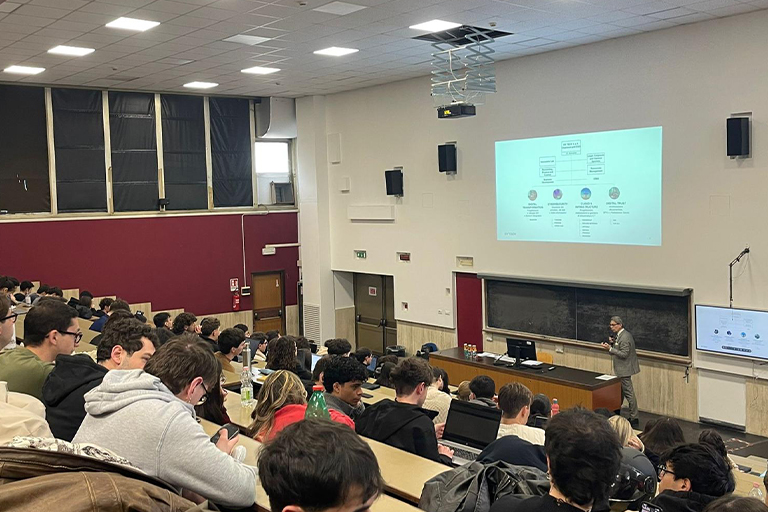 Come trasmettere il senso del lavoro oggi: università e aziende in dialogo
